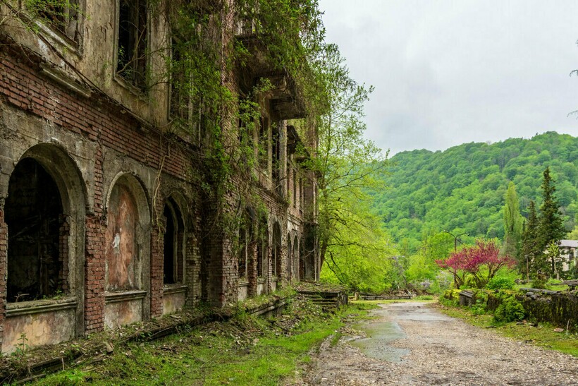 Акармара — заброшенные машины и дома-призраки, атмосфера города-призрака